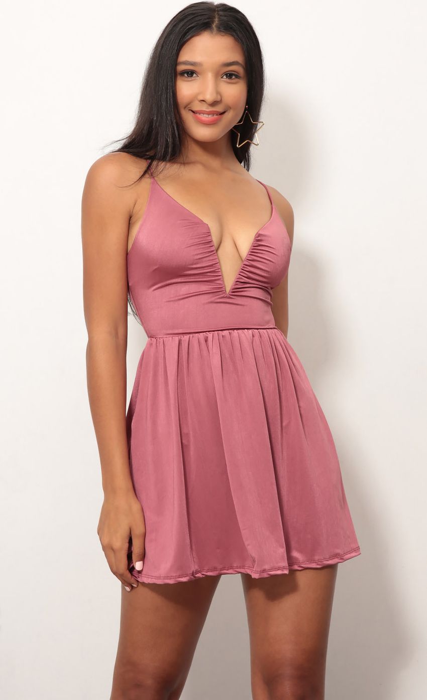 Picture Low V Plunge Dress In Rapture Rose. Source: https://media-img.lucyinthesky.com/data/Jul18_1/850xAUTO/0Y5A6634.JPG
