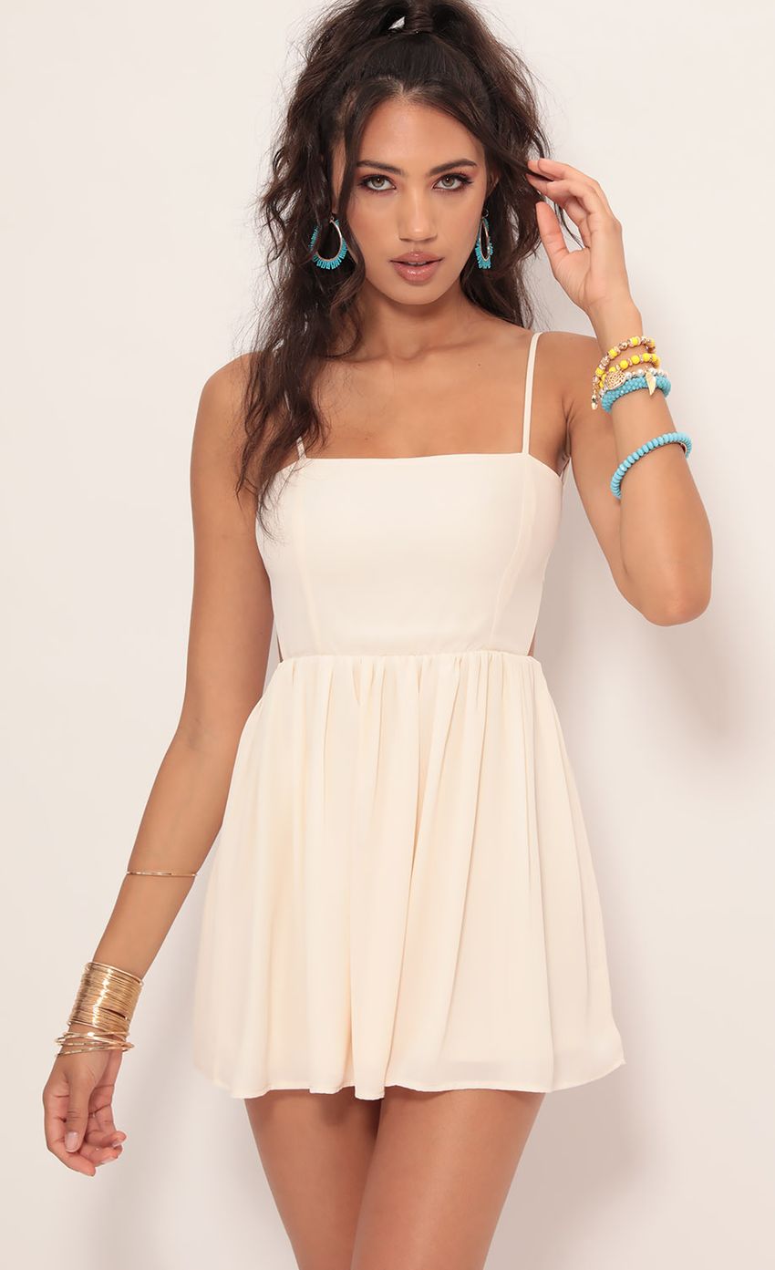 Picture Chiffon A-line Dress in Vanilla. Source: https://media-img.lucyinthesky.com/data/Jul19_2/850xAUTO/781A0016.JPG