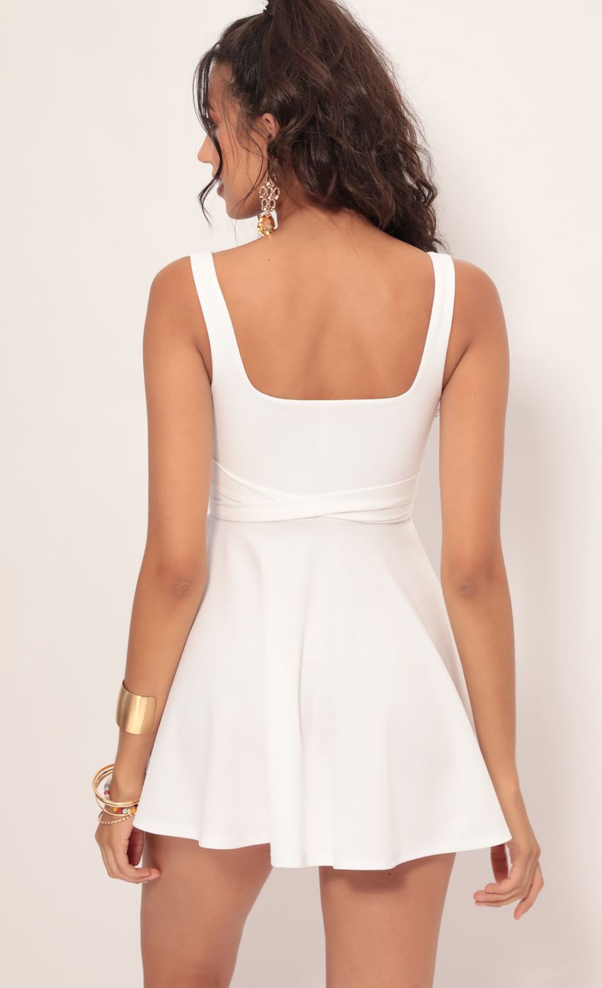 Picture A-line Dress in White. Source: https://media-img.lucyinthesky.com/data/Jul19_2/850xAUTO/781A1425.JPG