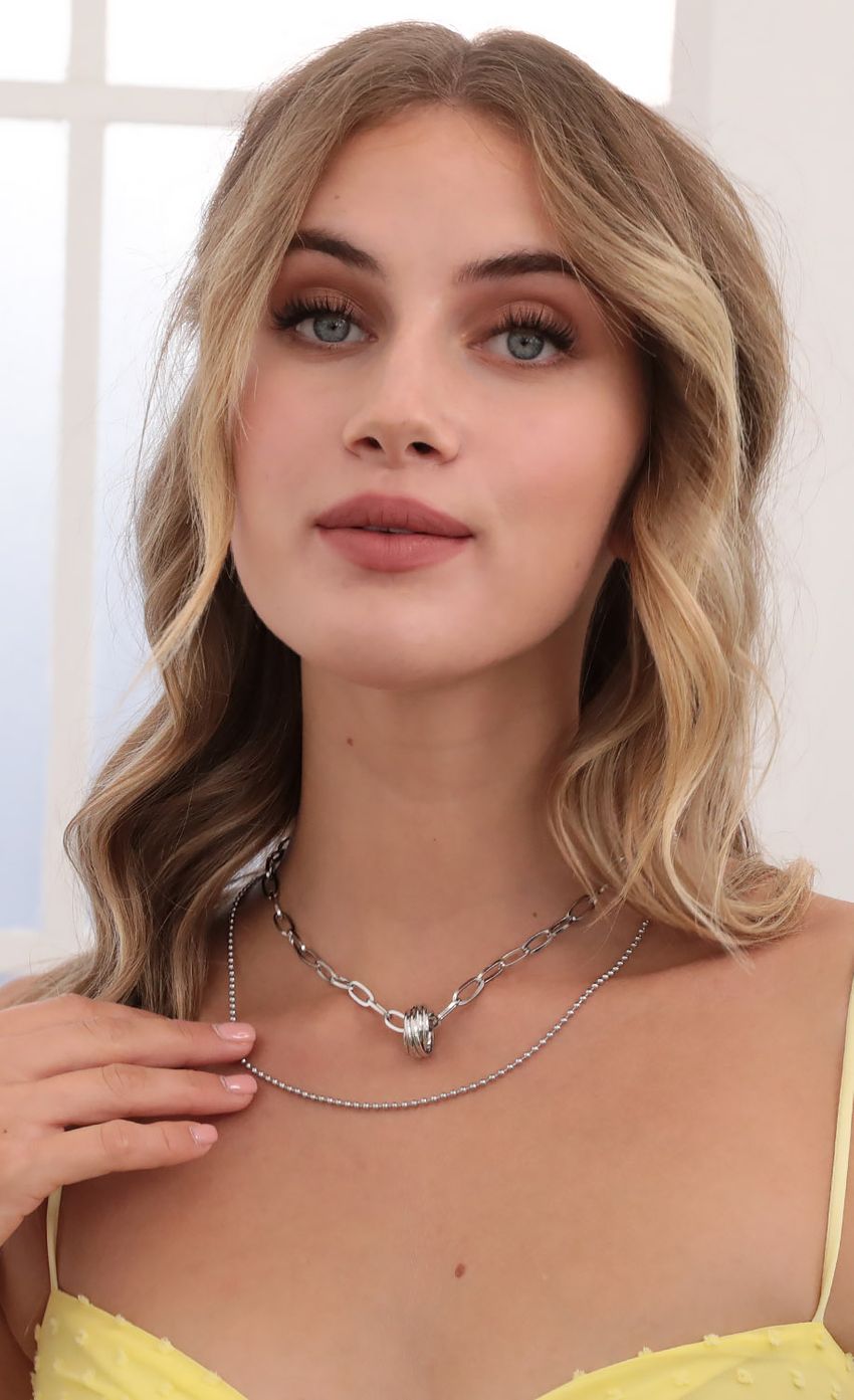 Picture Zoe Layer Necklace Set. Source: https://media-img.lucyinthesky.com/data/Jul20_1/850xAUTO/781A0429S.JPG