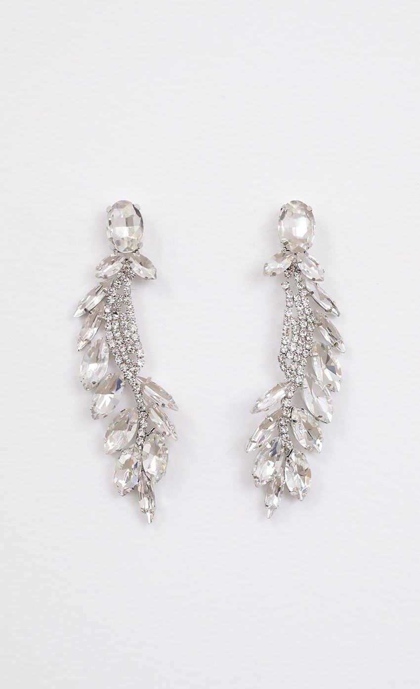 Picture Volar Wing Earrings. Source: https://media-img.lucyinthesky.com/data/Jul20_1/850xAUTO/781A0648.JPG