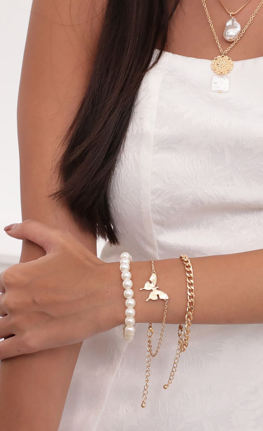 Picture Butterfly and Pearls Bracelet Set. Source: https://media-img.lucyinthesky.com/data/Jul20_2/850xAUTO/781A8513.JPG