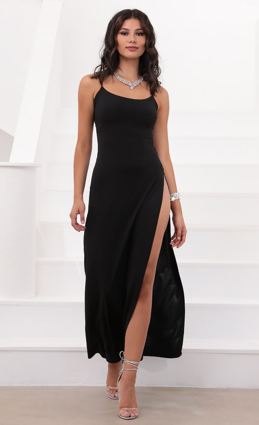 Picture Ties Maxi Dress in Black. Source: https://media-img.lucyinthesky.com/data/Jul20_2/850xAUTO/781A9877.JPG