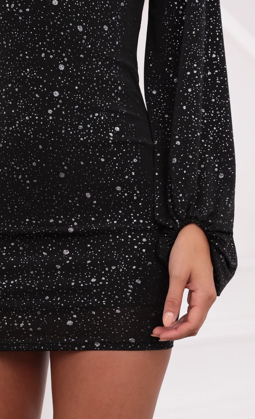 Picture Dress in Black Sparkle. Source: https://media-img.lucyinthesky.com/data/Jul21_1/850xAUTO/1V9A2555.JPG