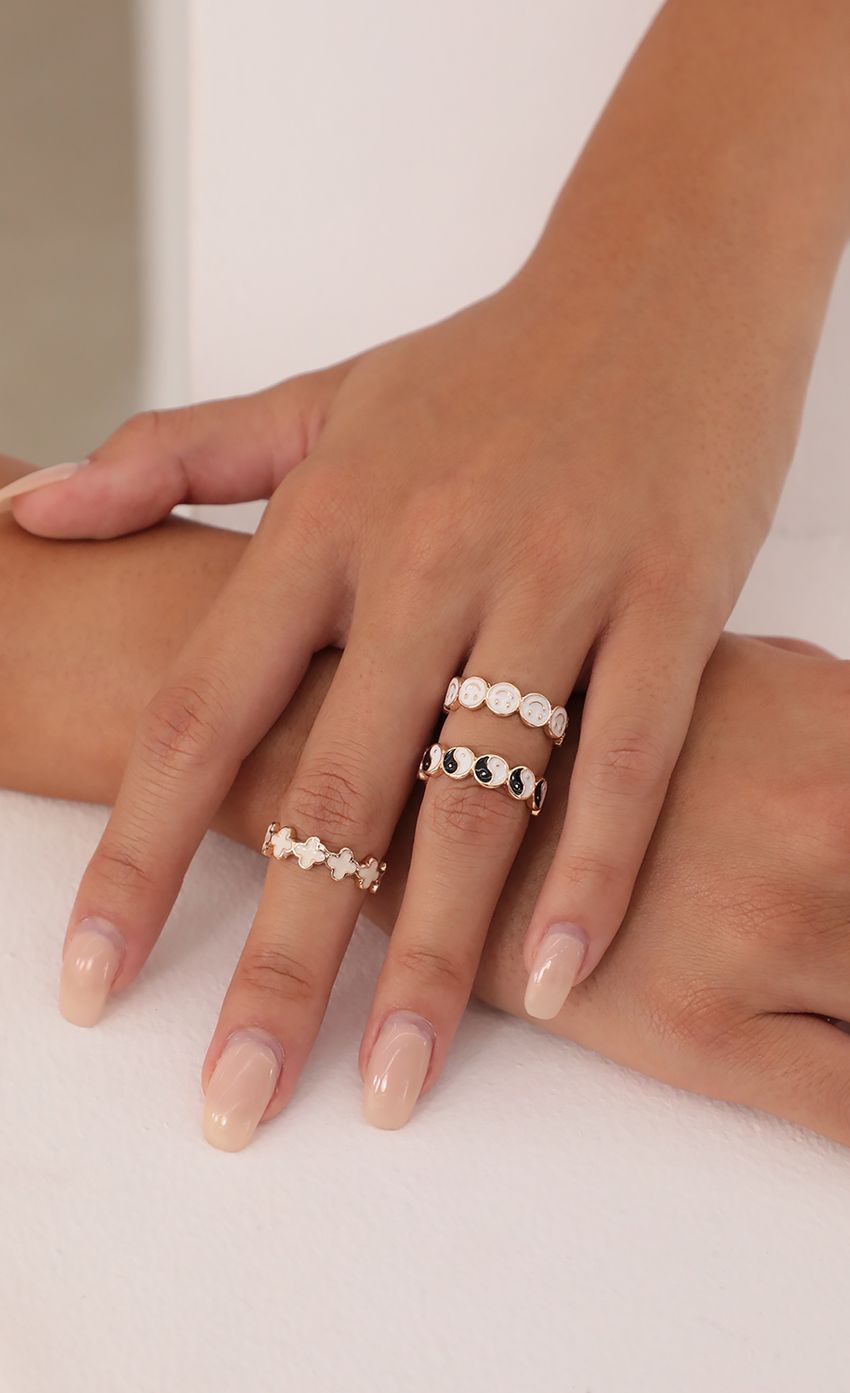 Picture Good Times Trio Ring Set. Source: https://media-img.lucyinthesky.com/data/Jul21_1/850xAUTO/AT2A2685.JPG