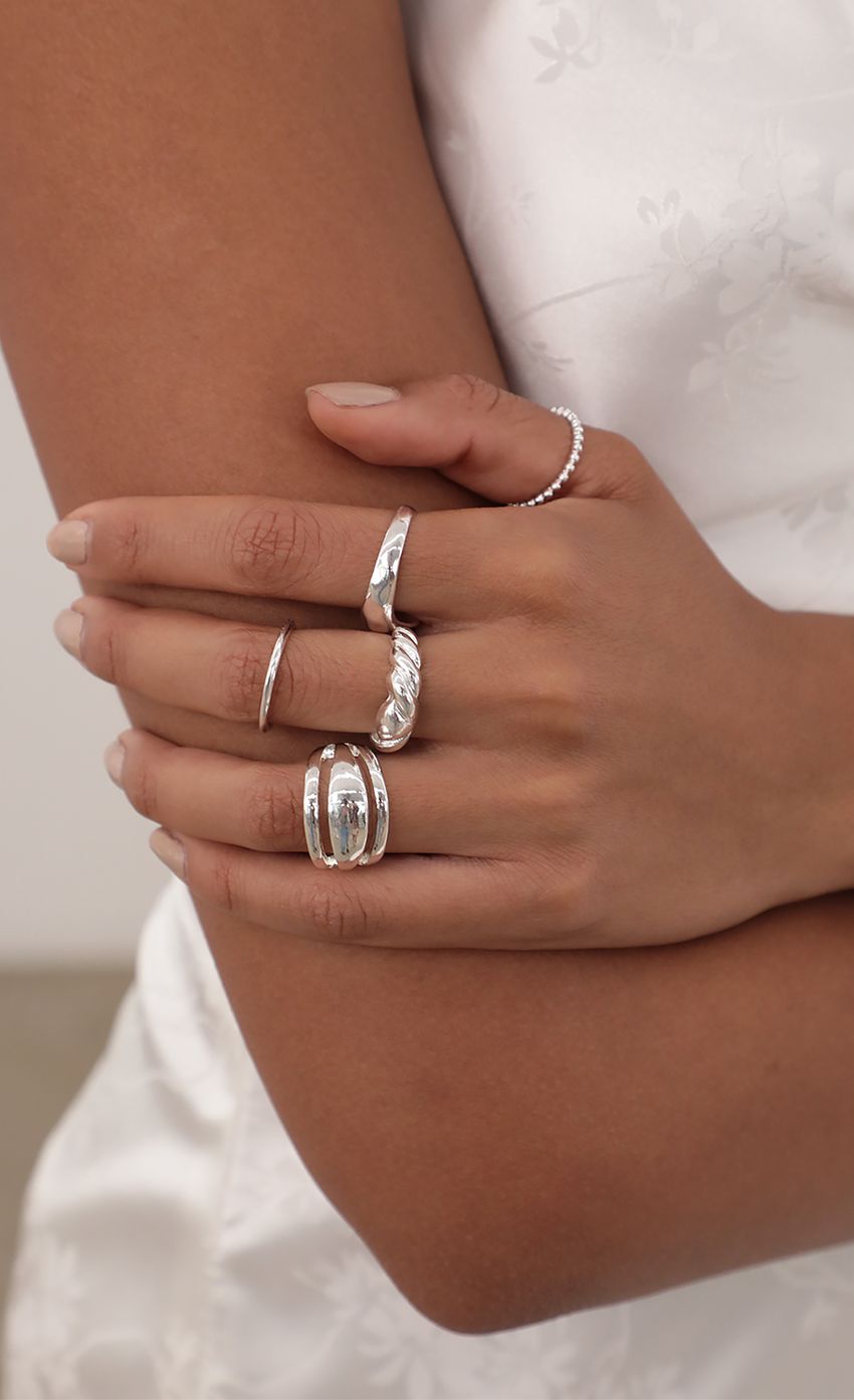 Picture Ainsley Ring Set in Silver. Source: https://media-img.lucyinthesky.com/data/Jul21_1/850xAUTO/AT2A4606.JPG
