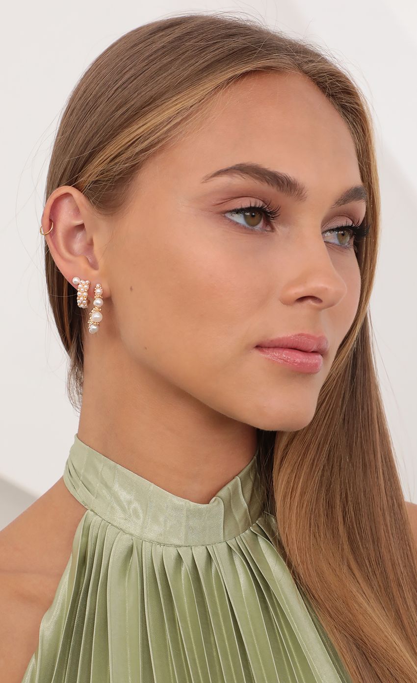 Picture Pearl Trio Earring Set. Source: https://media-img.lucyinthesky.com/data/Jul21_1/850xAUTO/AT2A7370.JPG
