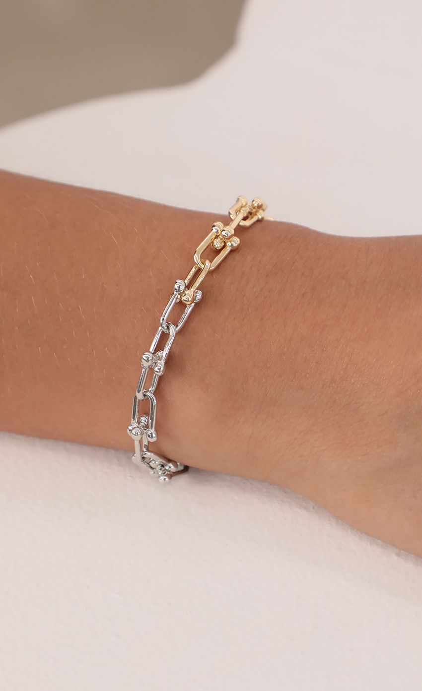 Picture Best of Both Worlds Bracelet. Source: https://media-img.lucyinthesky.com/data/Jul21_1/850xAUTO/AT2A8961.JPG