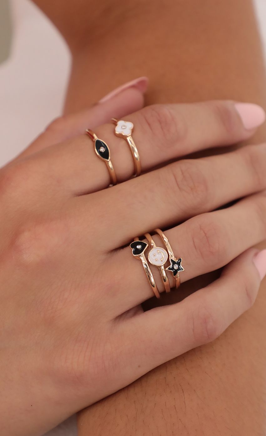 Picture Mixed Emotions Ring Set in Gold. Source: https://media-img.lucyinthesky.com/data/Jul21_2/850xAUTO/AT2A2624.JPG