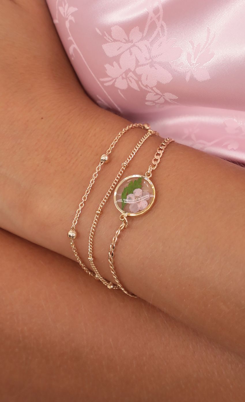 Picture Floral Envy Bracelet in Gold. Source: https://media-img.lucyinthesky.com/data/Jul21_2/850xAUTO/AT2A5832.JPG