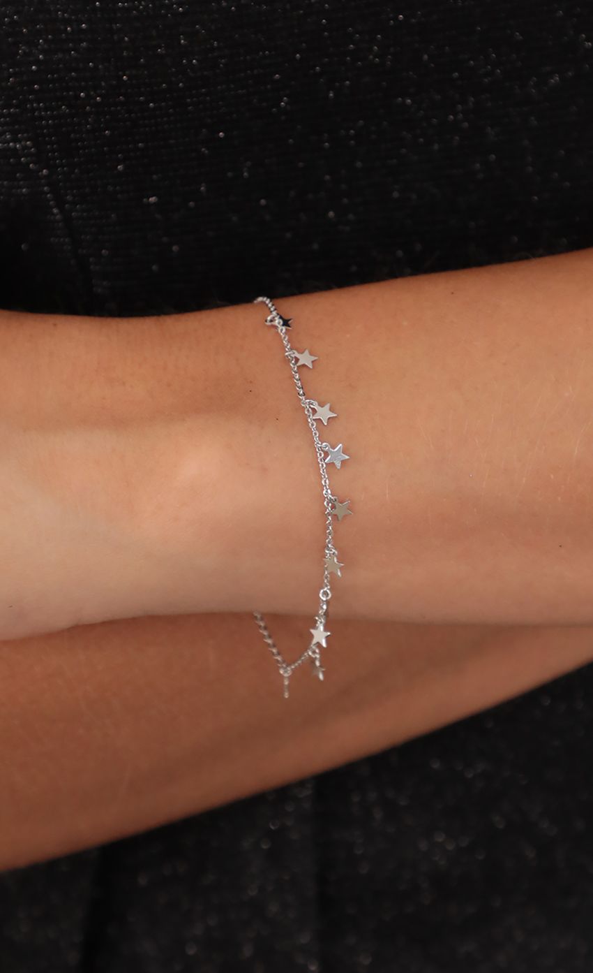 Picture She's Star Struck Bracelet in Silver. Source: https://media-img.lucyinthesky.com/data/Jul21_2/850xAUTO/AT2A6249.JPG