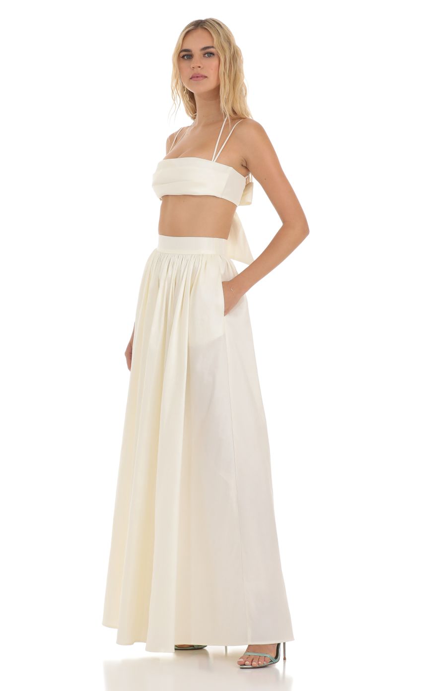 Picture Maxi Two Piece Set in Cream. Source: https://media-img.lucyinthesky.com/data/Jul23/850xAUTO/92157ce5-e0b7-40b0-bf1d-2c57ae25533c.jpg