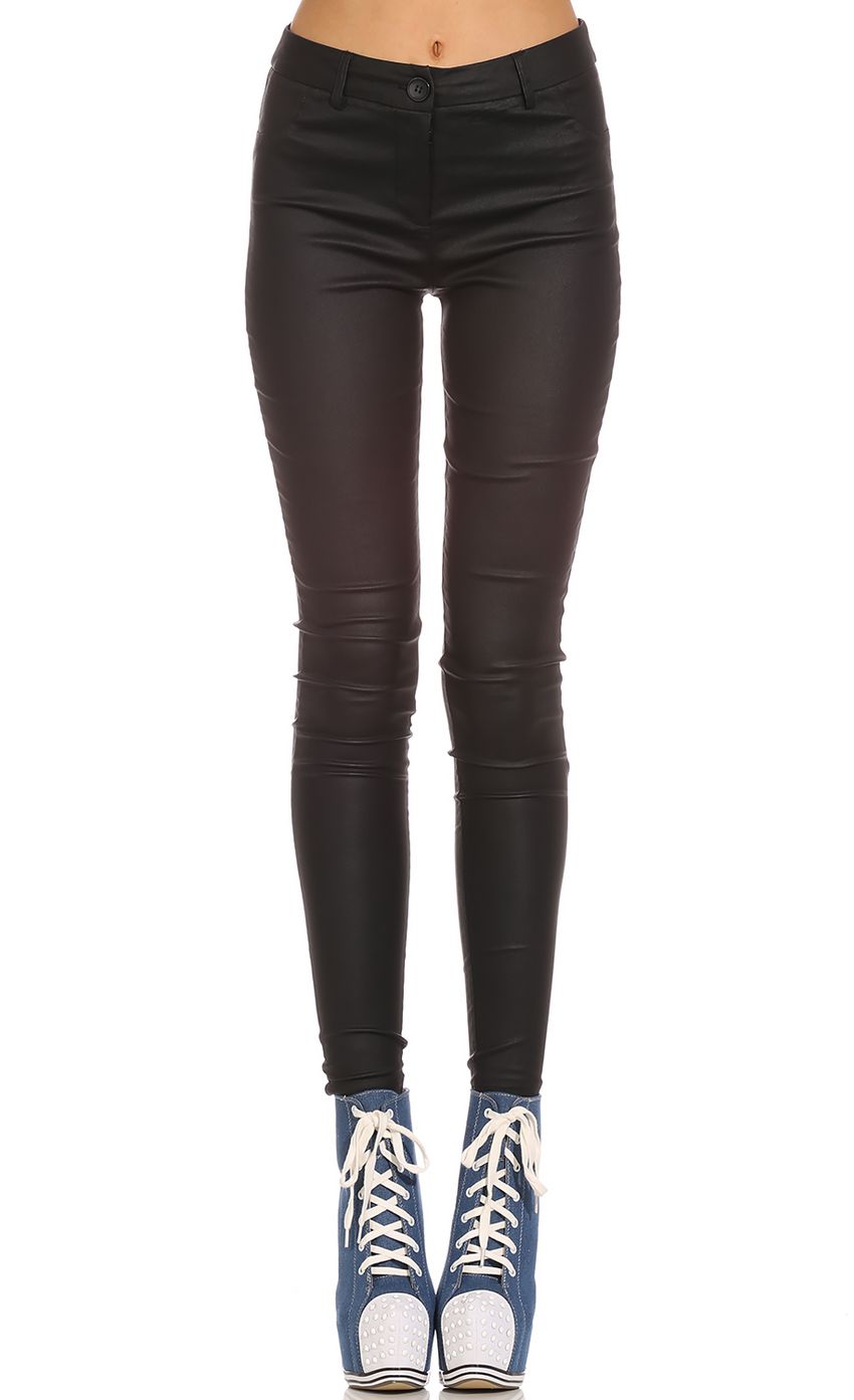Picture LATTE QUEEN PANTS IN BLACK. Source: https://media-img.lucyinthesky.com/data/Jun14_2/850xAUTO/0Y5A6908.JPG
