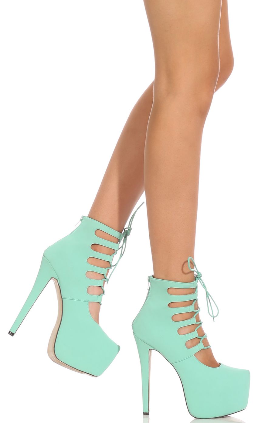 Picture RAMPAGE THE PARTY HEEL IN GREEN. Source: https://media-img.lucyinthesky.com/data/Jun14_2/850xAUTO/0Y5A9688.JPG