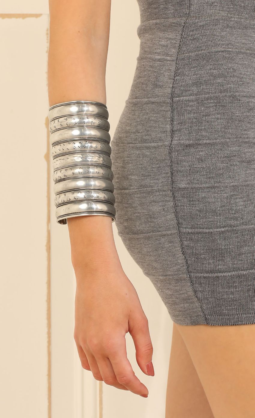 Picture Making Tracks Ribbed Cuff In Silver. Source: https://media-img.lucyinthesky.com/data/Jun15_1/850xAUTO/0Y5A6955.JPG
