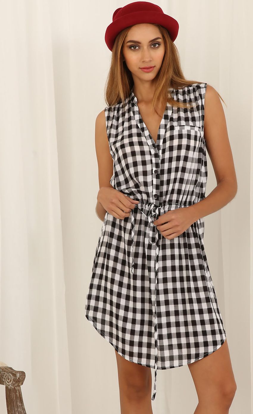 Picture Gingham Check Sleeveless Sundress. Source: https://media-img.lucyinthesky.com/data/Jun15_2/850xAUTO/0Y5A4638.JPG