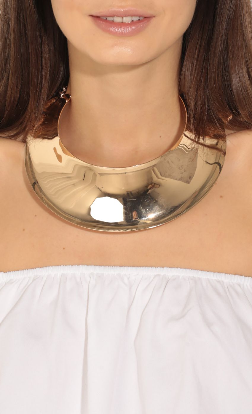 Picture Metal Collar Statement Choker In Gold. Source: https://media-img.lucyinthesky.com/data/Jun16_1/850xAUTO/0Y5A7403.JPG