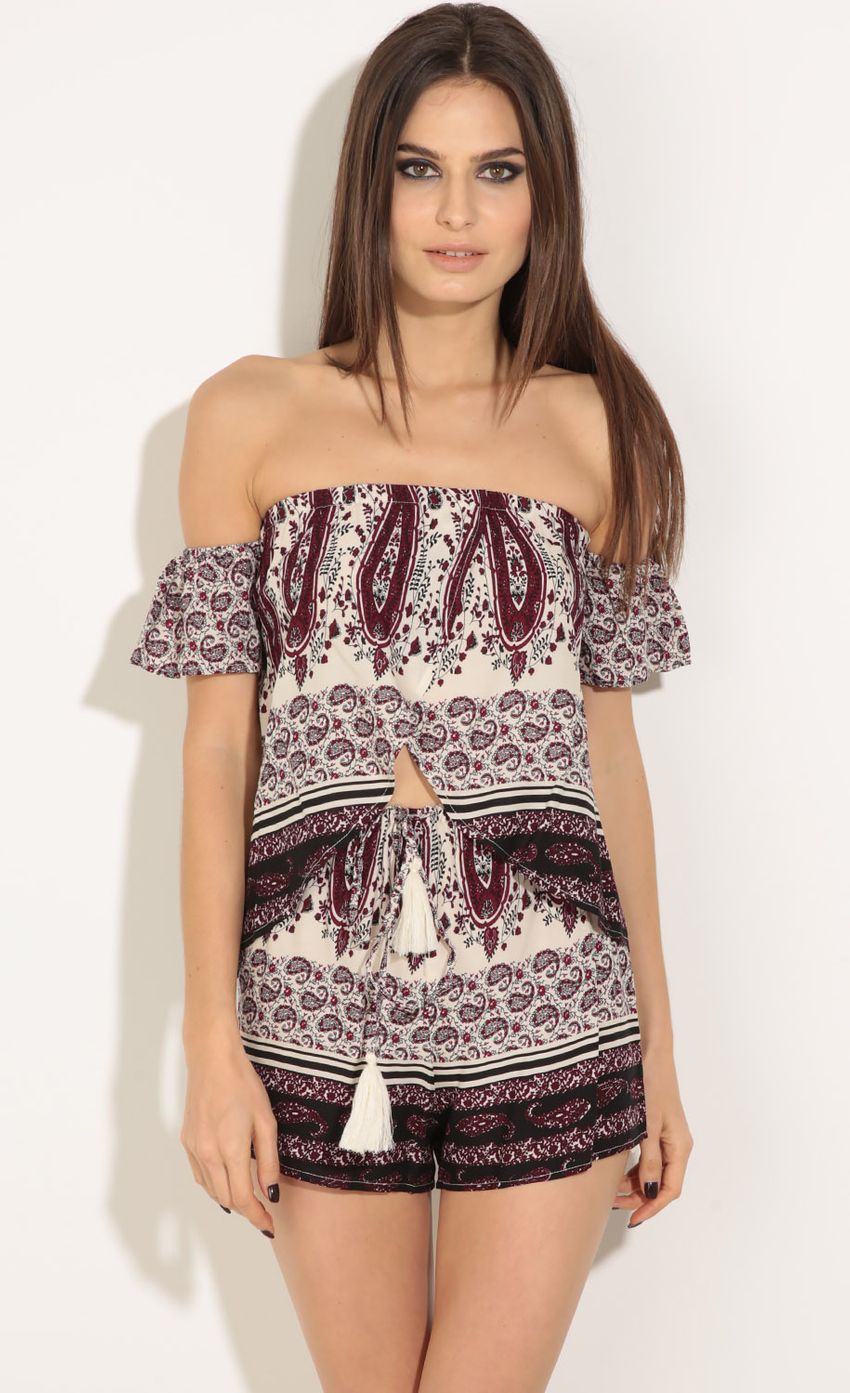 Picture Paisley Two Piece Set In Wine. Source: https://media-img.lucyinthesky.com/data/Jun16_2/850xAUTO/0Y5A1336.JPG