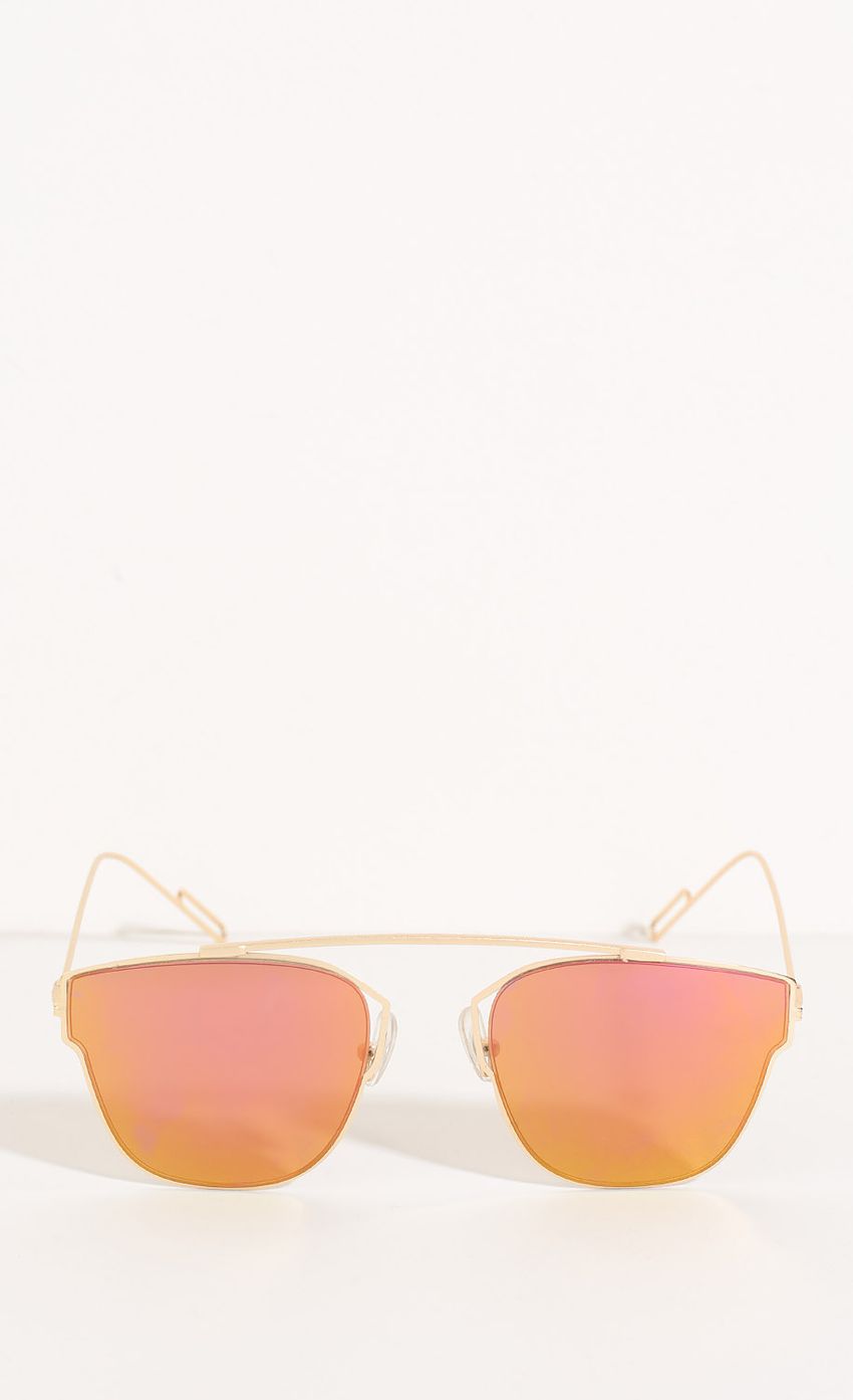 Picture Wayfarer Sunglasses In Coral. Source: https://media-img.lucyinthesky.com/data/Jun16_2/850xAUTO/0Y5A5281.JPG