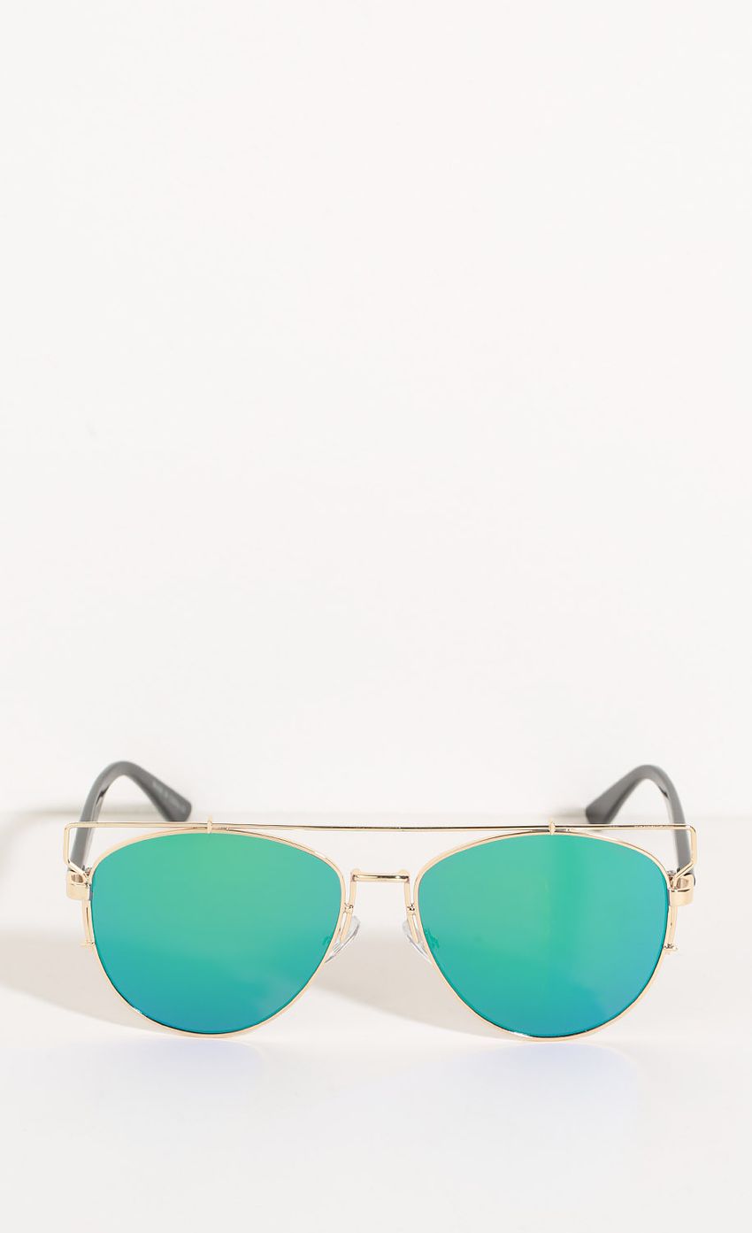 Picture Aviator Sunglasses In Green. Source: https://media-img.lucyinthesky.com/data/Jun16_2/850xAUTO/0Y5A5320.JPG