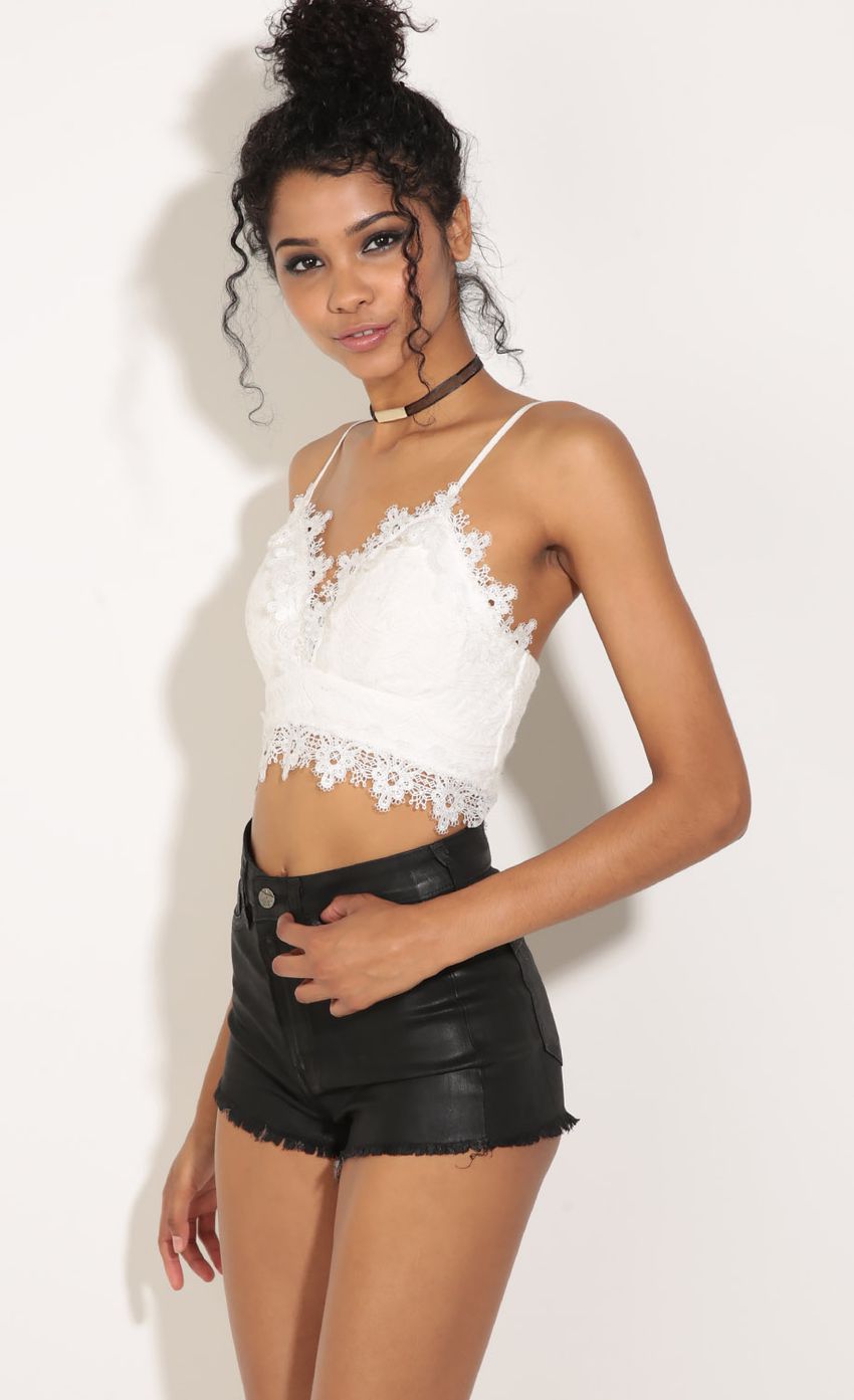 Picture Crochet Bralette In White. Source: https://media-img.lucyinthesky.com/data/Jun16_2/850xAUTO/0Y5A9738.JPG