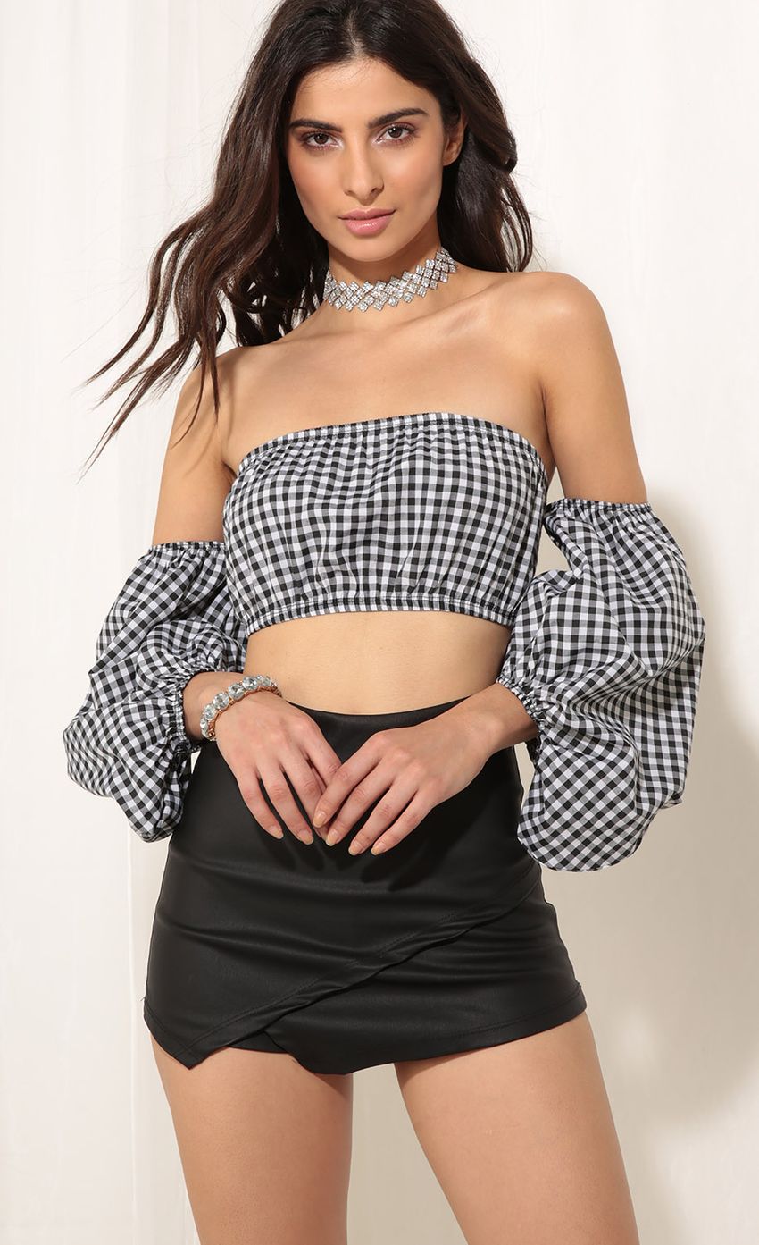 Picture Gingham Ruffle Crop Top. Source: https://media-img.lucyinthesky.com/data/Jun17_1/850xAUTO/0Y5A1139.JPG