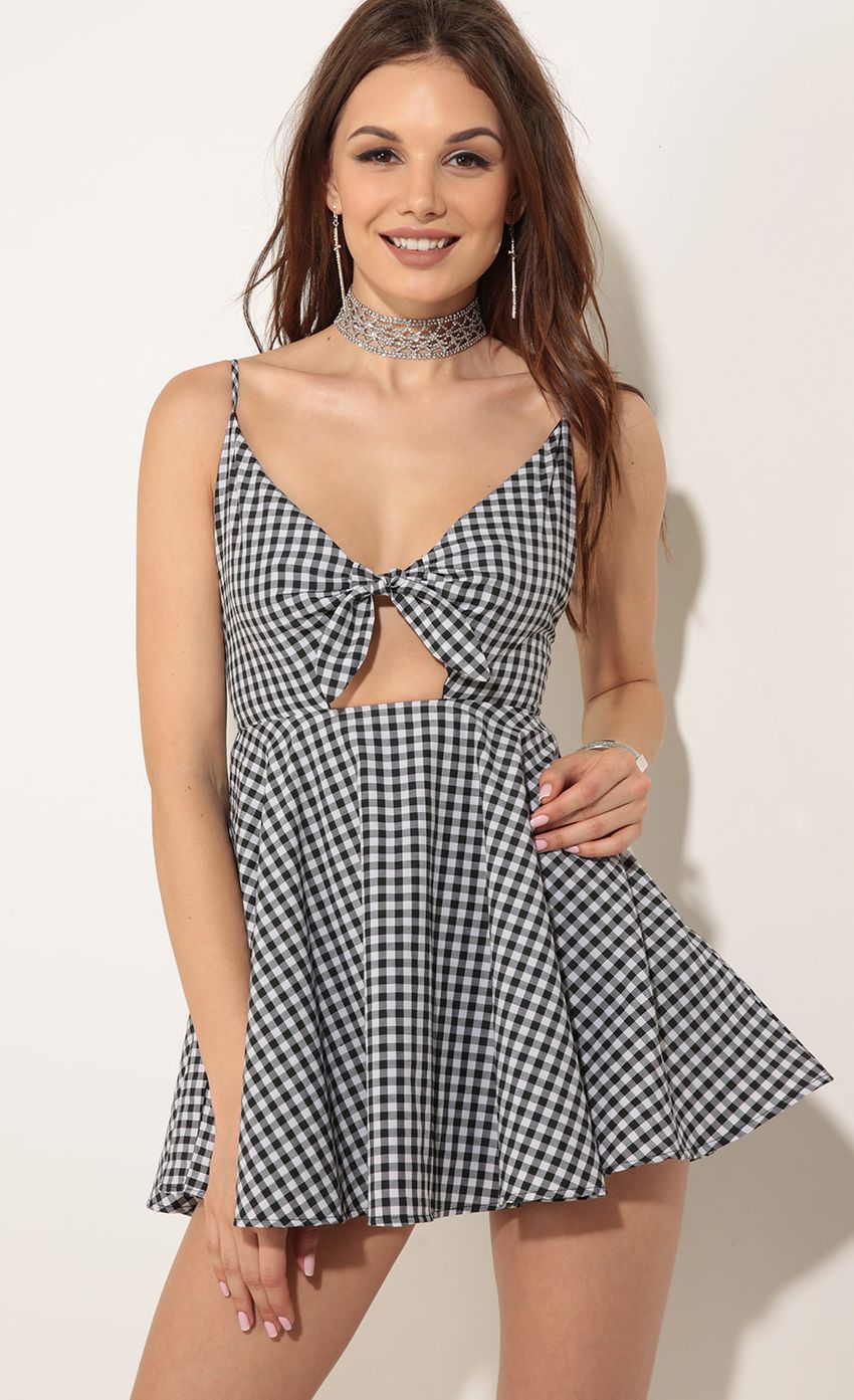 Picture Gingham Babydoll Dress. Source: https://media-img.lucyinthesky.com/data/Jun17_2/850xAUTO/0Y5A3395.JPG