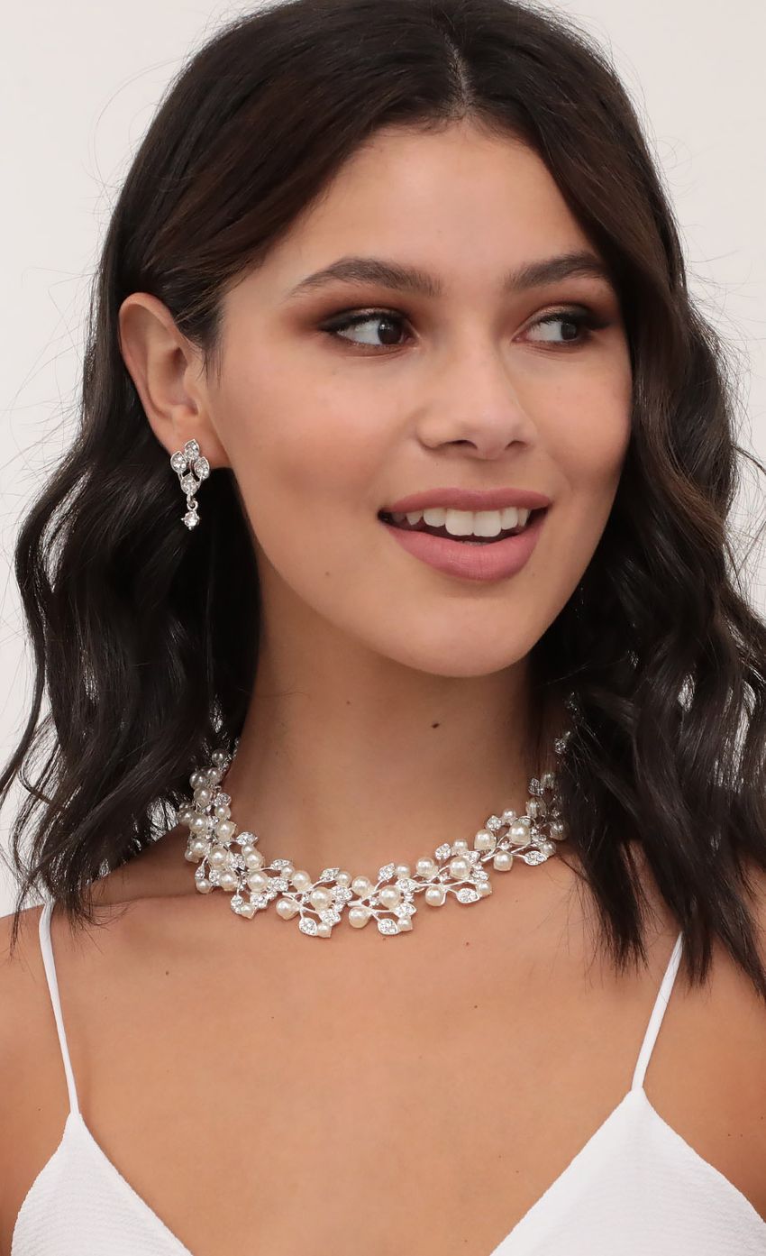 Picture Akila Pearl Crystal Necklace &amp; Earrings. Source: https://media-img.lucyinthesky.com/data/Jun20_1/850xAUTO/781A1127_2.JPG