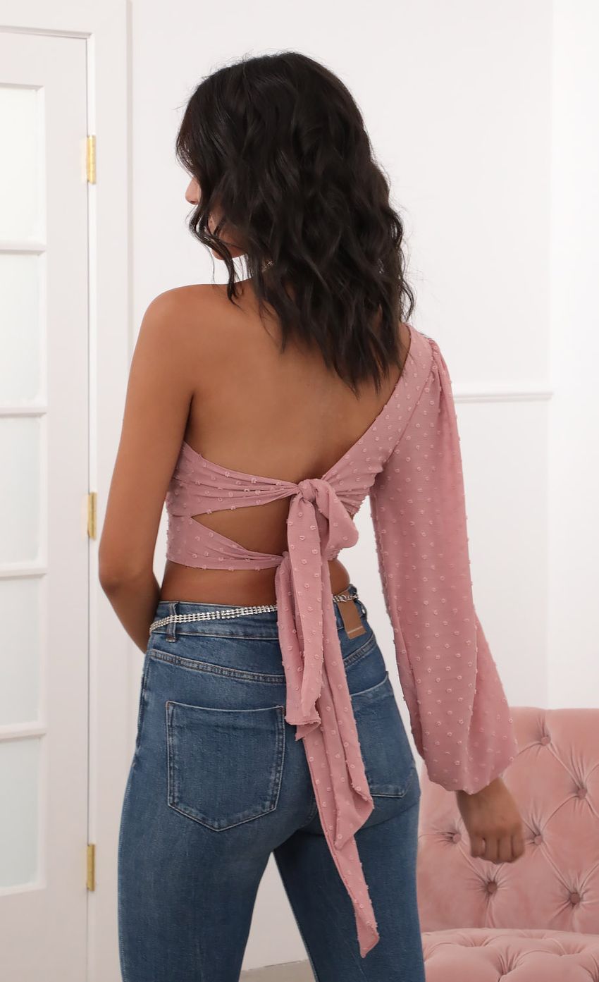 Picture Jasmine Puff Sleeve Top in Mauve Dots. Source: https://media-img.lucyinthesky.com/data/Jun20_1/850xAUTO/781A1539.JPG
