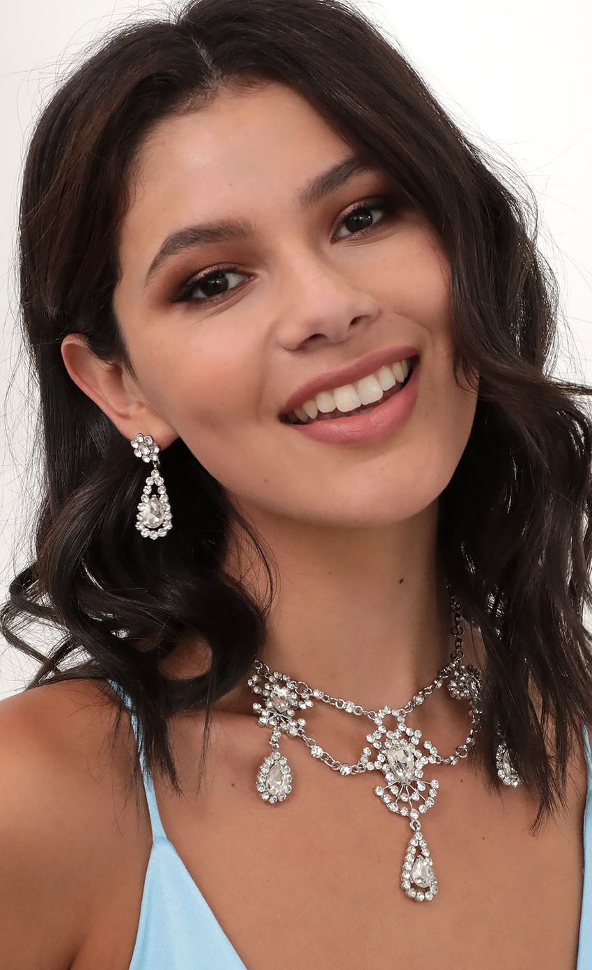Picture Snowflake Crystal Necklace &amp; Earrings. Source: https://media-img.lucyinthesky.com/data/Jun20_1/850xAUTO/781A67781.JPG