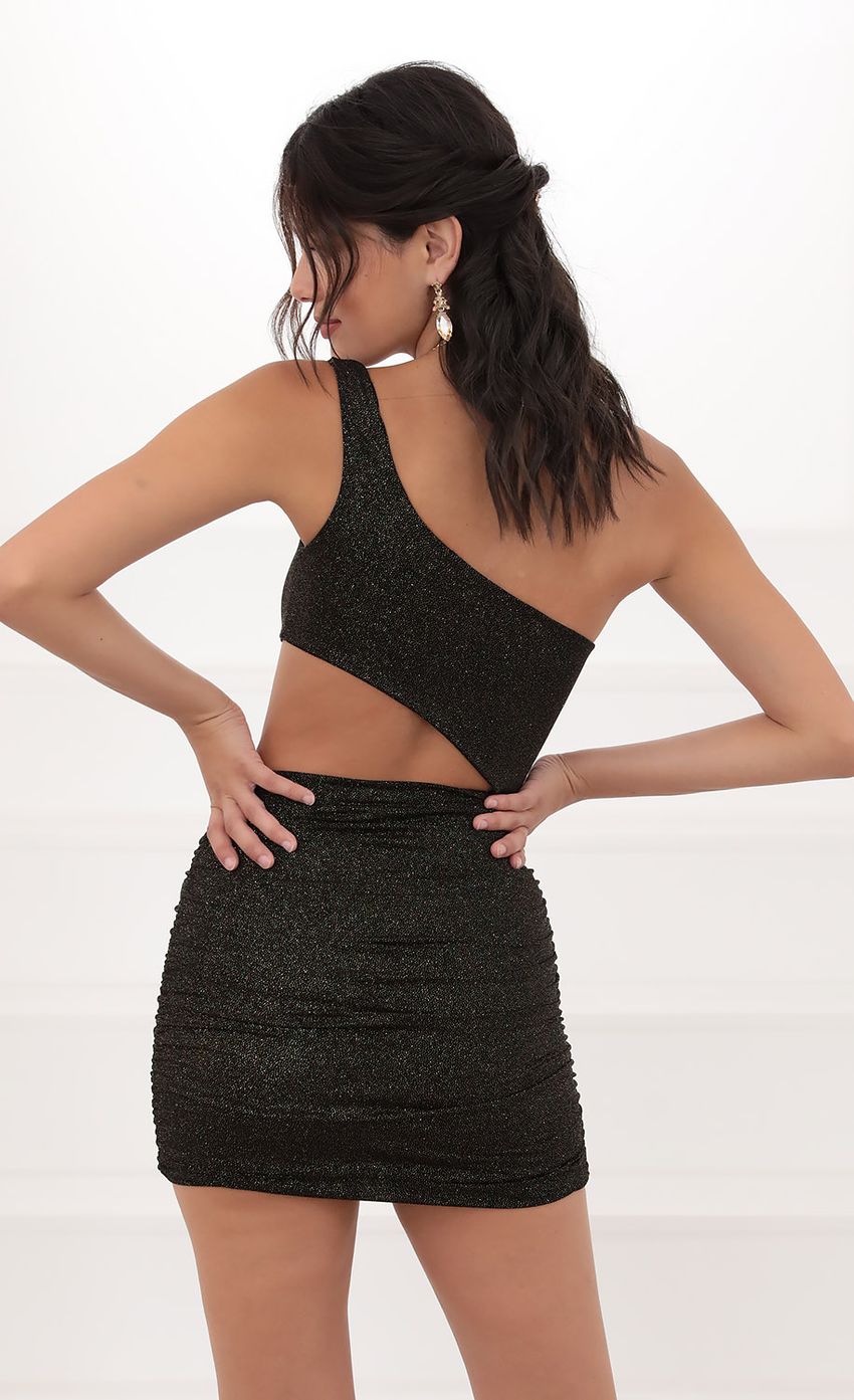 Picture One shoulder Ruched Cutout Dress in Black Gold. Source: https://media-img.lucyinthesky.com/data/Jun20_2/850xAUTO/781A5365.JPG