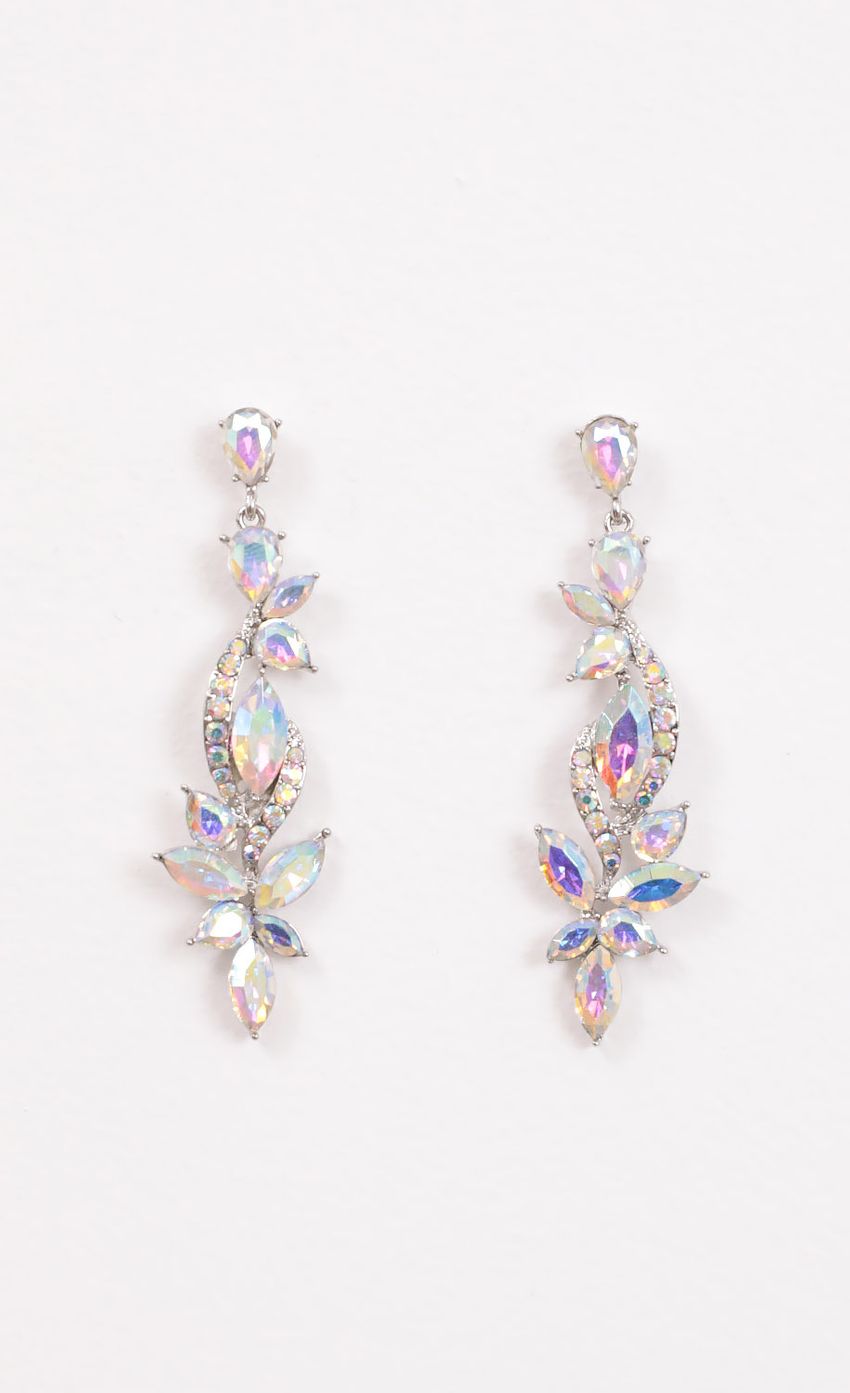 Picture Callie Crystal Earrings. Source: https://media-img.lucyinthesky.com/data/Jun20_2/850xAUTO/781A6301.JPG