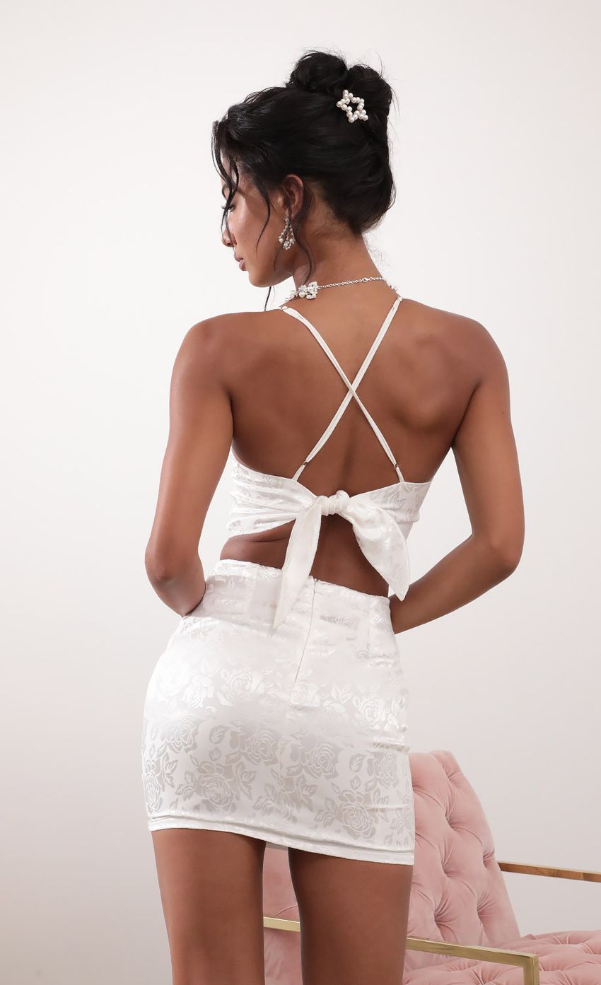 Picture Jacquard Satin Set in White. Source: https://media-img.lucyinthesky.com/data/Jun20_2/850xAUTO/781A6360.JPG