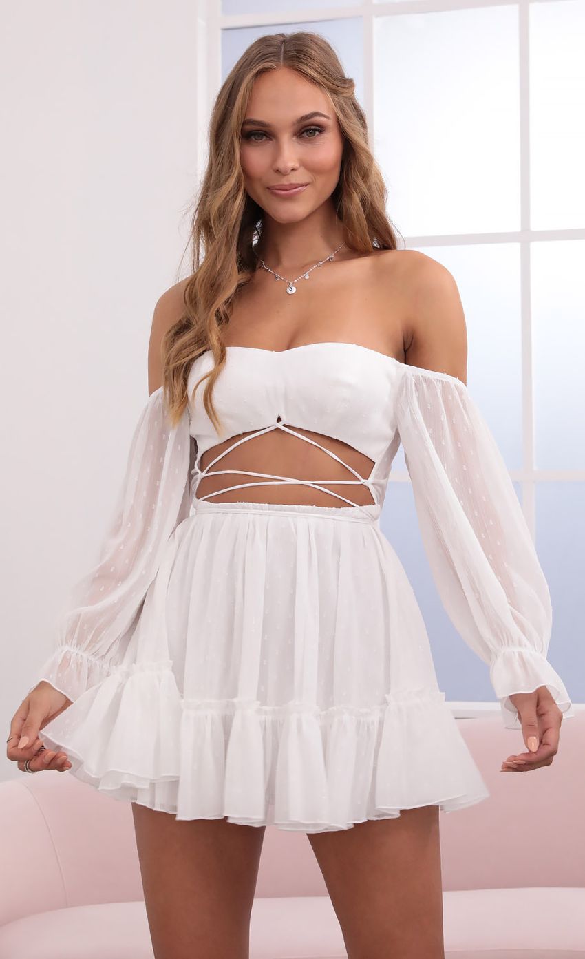 Picture Cutout Off The Shoulder Dress in White. Source: https://media-img.lucyinthesky.com/data/Jun21_1/850xAUTO/1V9A2110.JPG