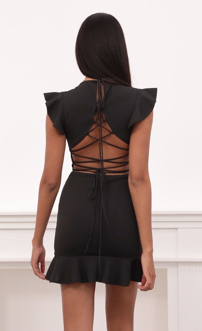 Picture Lace-Up Back in Black. Source: https://media-img.lucyinthesky.com/data/Jun21_1/850xAUTO/1V9A3904.JPG