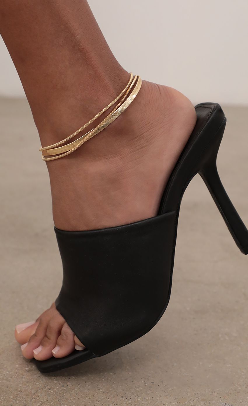 Picture Triple Gold Herringbone Chain Anklet. Source: https://media-img.lucyinthesky.com/data/Jun21_1/850xAUTO/AT2A1556.JPG