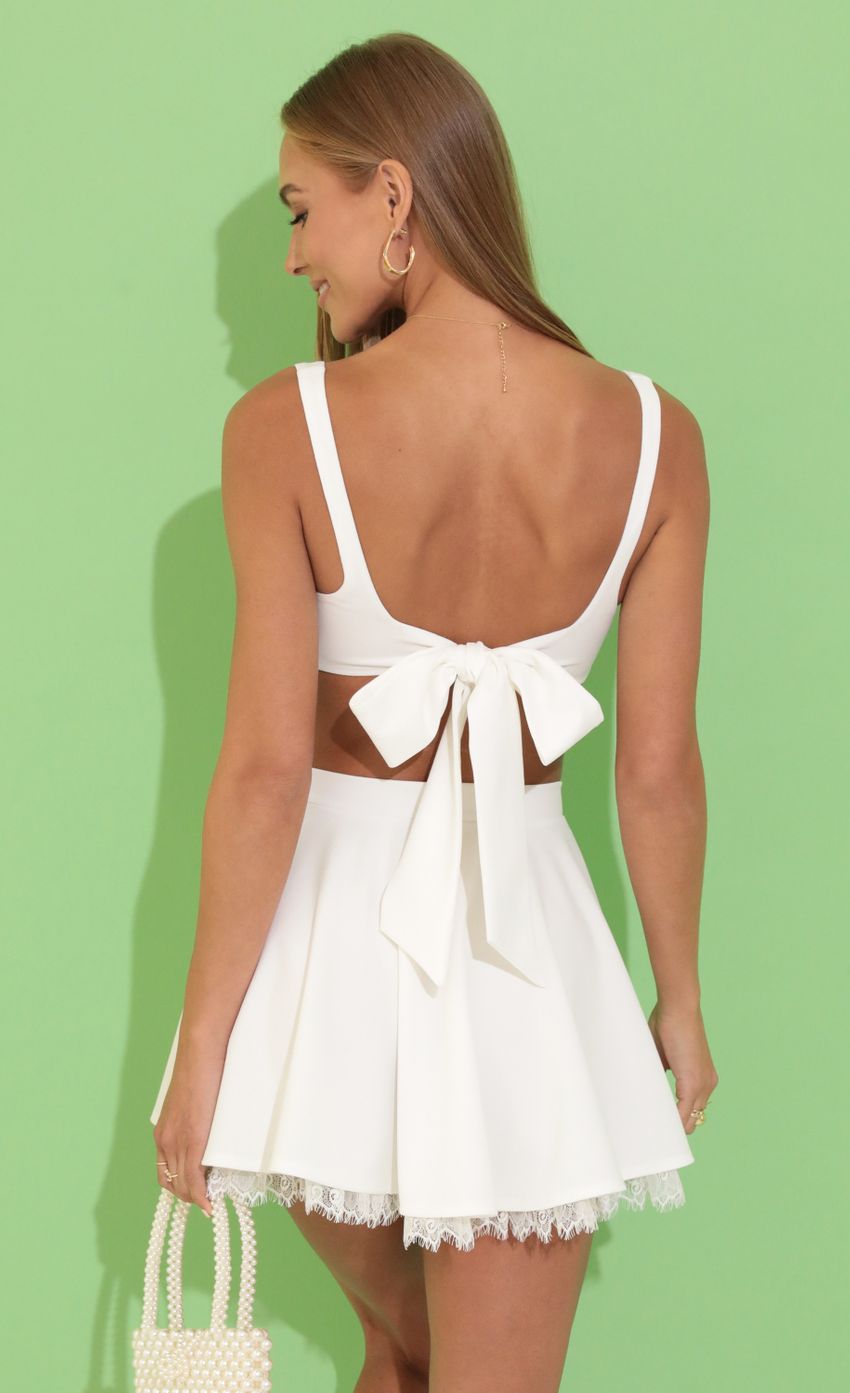 Picture Syd Crepe Two Piece Set in White. Source: https://media-img.lucyinthesky.com/data/Jun22_2/850xAUTO/1V9A3398.JPG