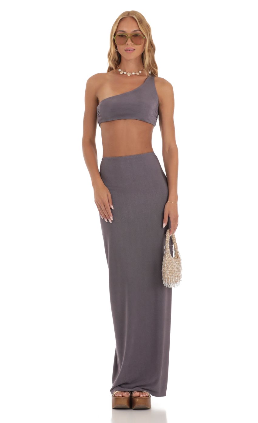 Picture One Shoulder Two Piece Maxi Skirt Set in Mauve. Source: https://media-img.lucyinthesky.com/data/Jun23/850xAUTO/0781d1b1-82c6-43a8-a033-b2503d378335.jpg