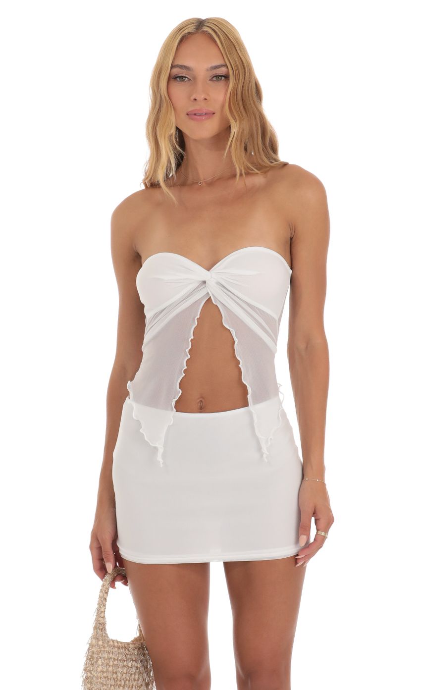 Picture Strapless Two Piece Set in White. Source: https://media-img.lucyinthesky.com/data/Jun23/850xAUTO/aab1dddf-805f-42c6-af94-a0fe03f1d978.jpg