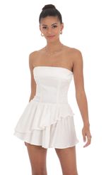 Picture Corset Strapless Dress in White. Source: https://media-img.lucyinthesky.com/data/Jun24/150xAUTO/388b2e44-4e1e-46e5-9097-54a0b1274d5e.jpg