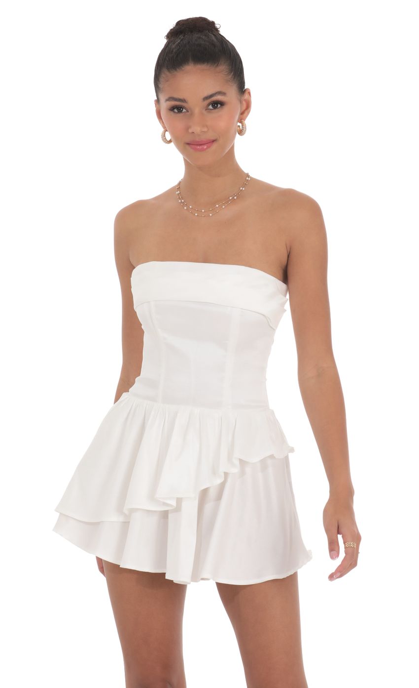 Picture Corset Strapless Dress in White. Source: https://media-img.lucyinthesky.com/data/Jun24/850xAUTO/388b2e44-4e1e-46e5-9097-54a0b1274d5e.jpg
