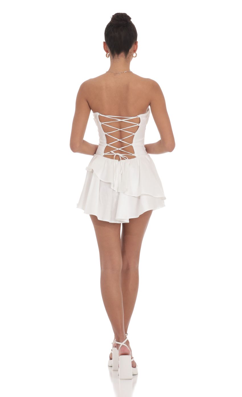 Picture Corset Strapless Dress in White. Source: https://media-img.lucyinthesky.com/data/Jun24/850xAUTO/4eb6e27b-86ab-4dd7-bfb0-d56065fa1bd4.jpg