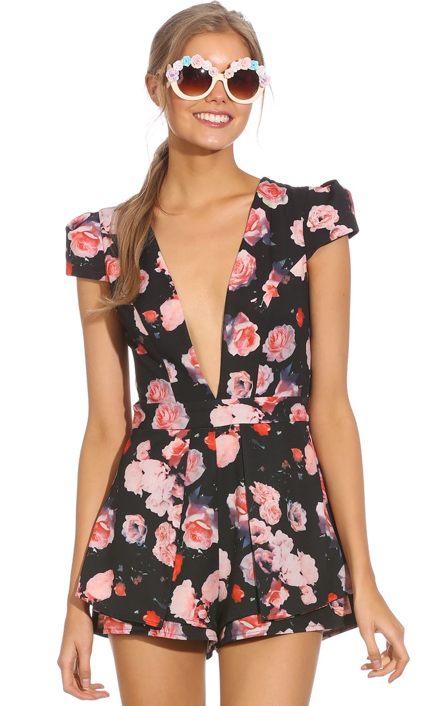 Picture FULL BLOOM PLAYSUIT. Source: https://media-img.lucyinthesky.com/data/Mar14_2/850xAUTO/0Y5A1680.JPG
