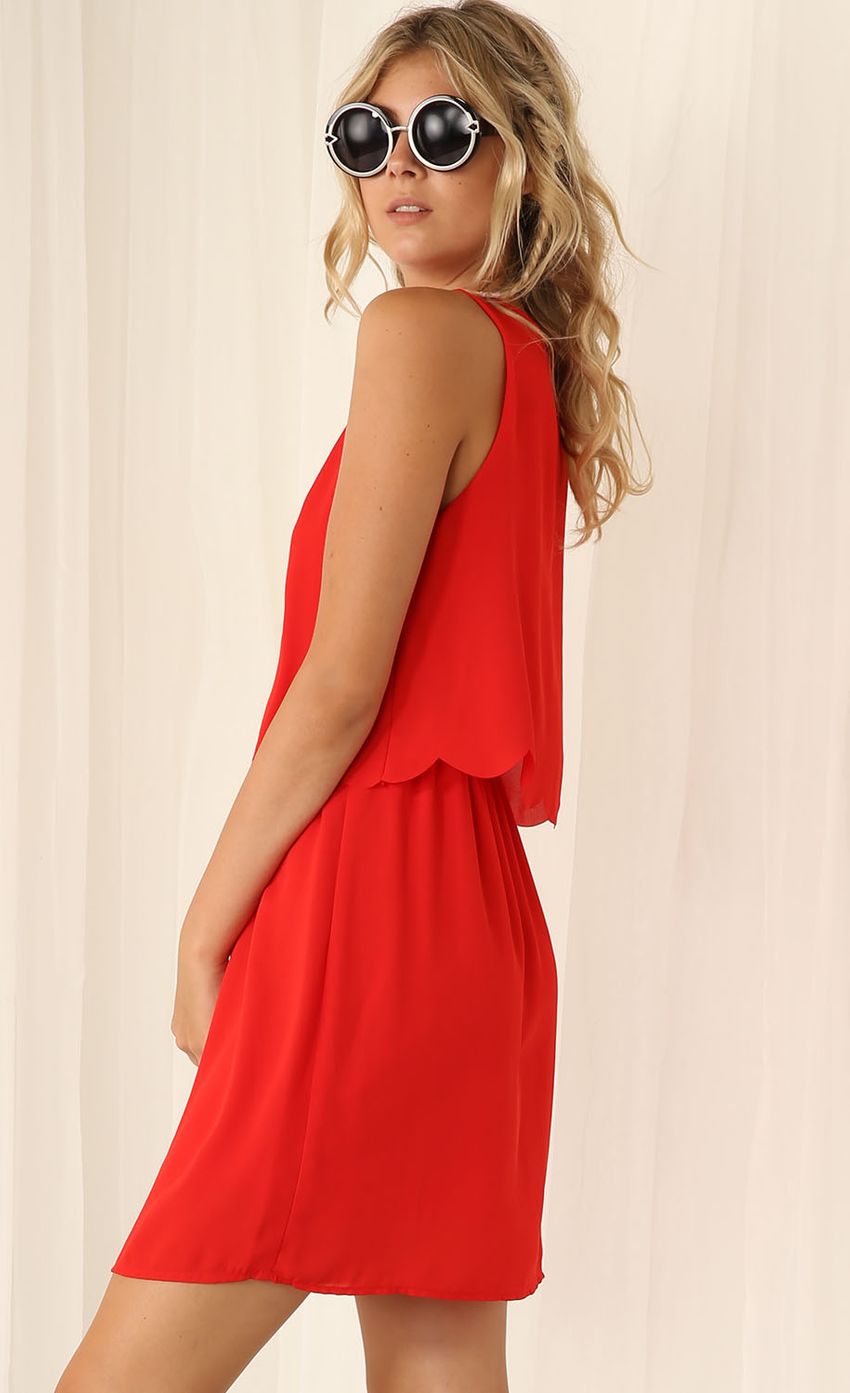 Picture Double Layered Red Dress. Source: https://media-img.lucyinthesky.com/data/Mar15_2/850xAUTO/0Y5A0060.JPG