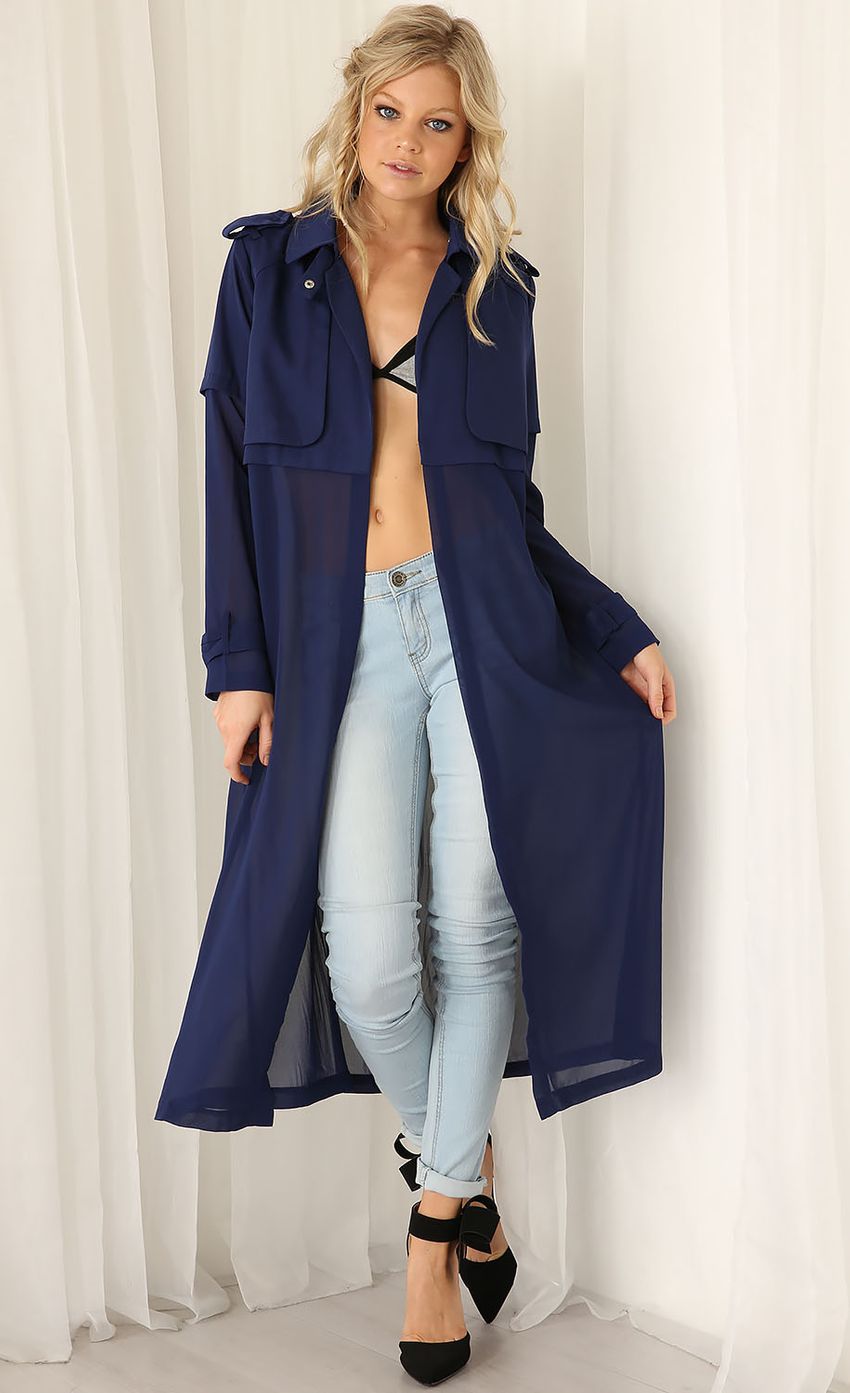 Picture Navy Blue Duster Coat. Source: https://media-img.lucyinthesky.com/data/Mar15_2/850xAUTO/0Y5A79291.JPG