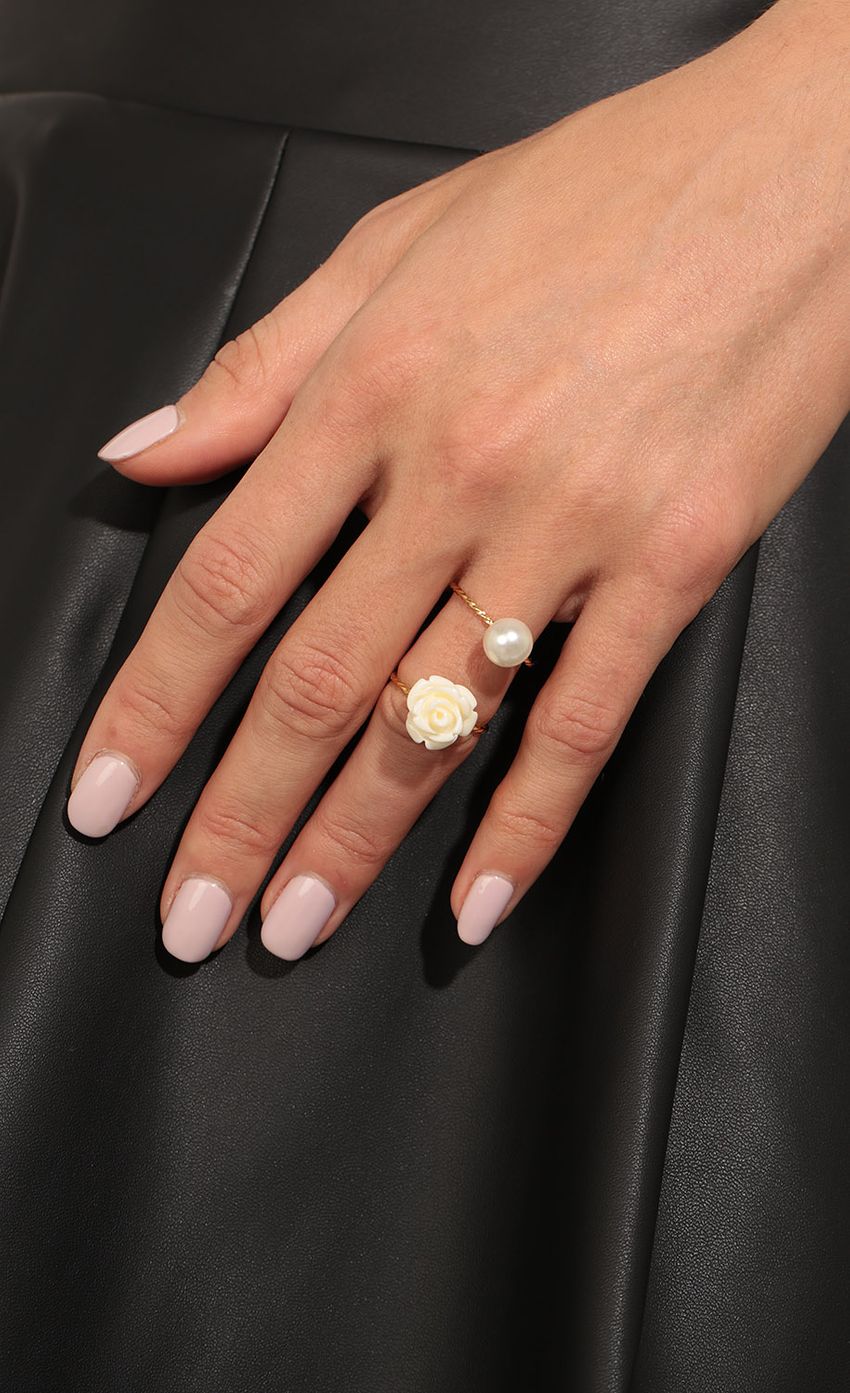 Picture Floral And Pearl Ring Set. Source: https://media-img.lucyinthesky.com/data/Mar17_1/850xAUTO/0Y5A6915.JPG