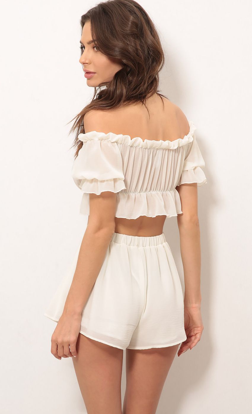 Picture Two Piece Set In Ivory. Source: https://media-img.lucyinthesky.com/data/Mar18_1/850xAUTO/0Y5A7666.JPG