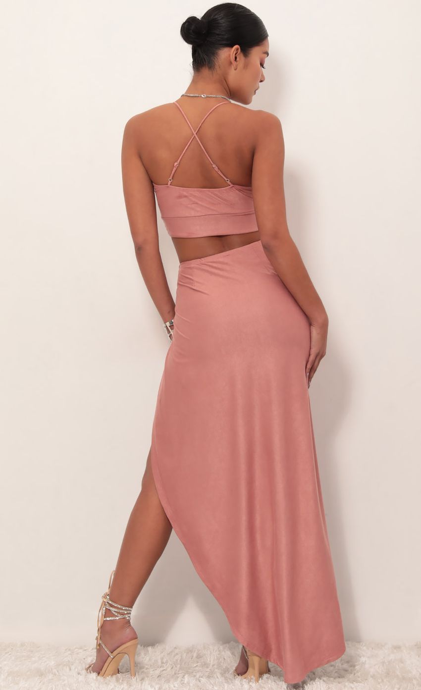 Picture Sicily Suede Luxe Maxi Set in Mauve. Source: https://media-img.lucyinthesky.com/data/Mar19_1/850xAUTO/781A4035.JPG