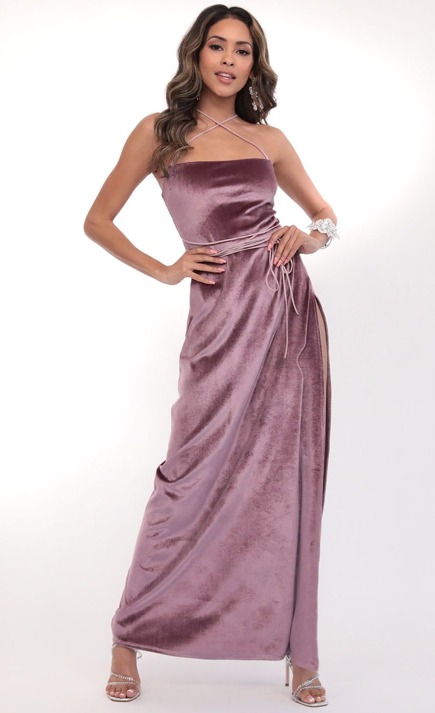 Picture Tessa Luxe Velvet Maxi in Deep Mauve. Source: https://media-img.lucyinthesky.com/data/Mar20_1/850xAUTO/781A4662.JPG