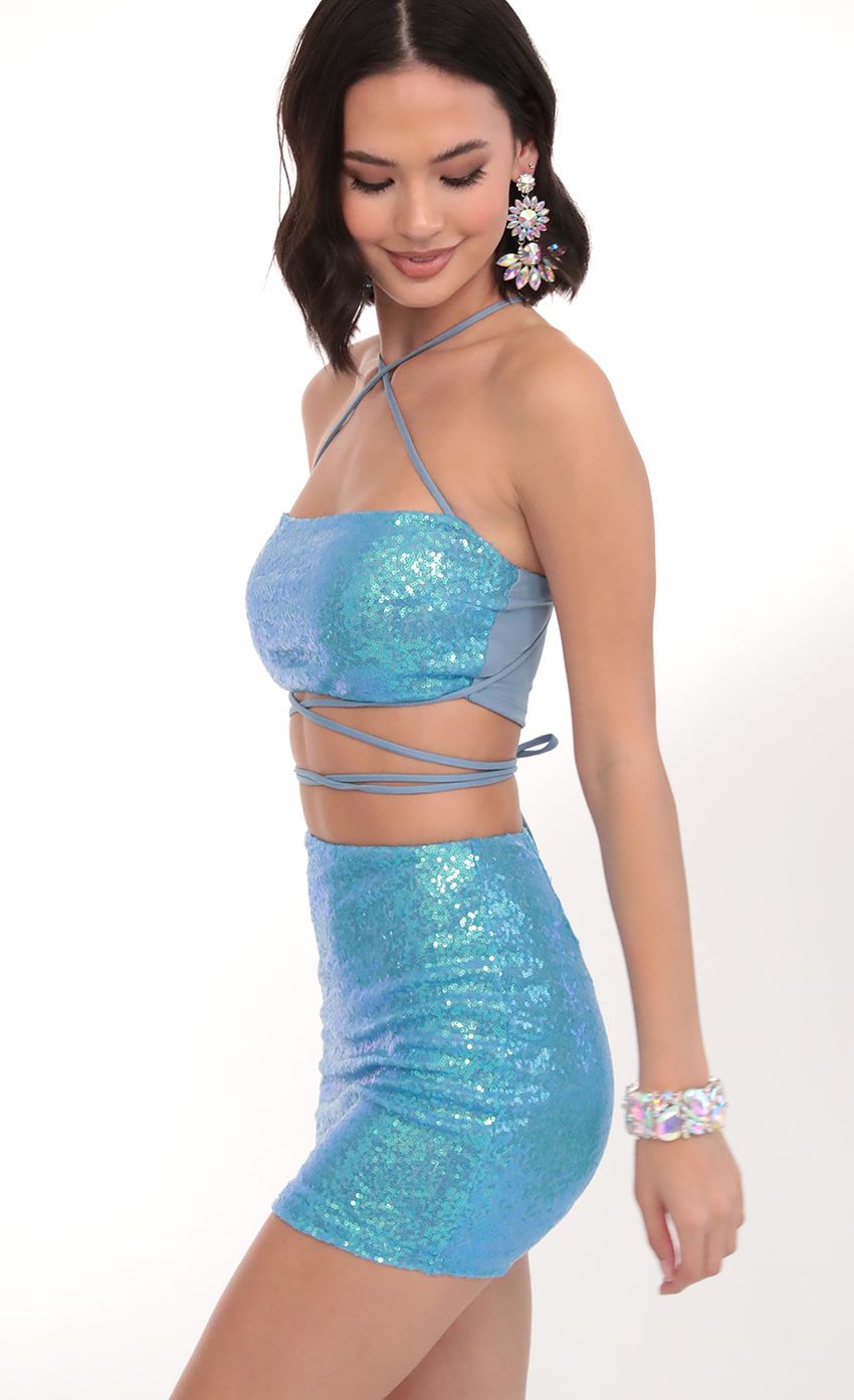 Picture Iridescent Sequin Set in Blue. Source: https://media-img.lucyinthesky.com/data/Mar20_2/850xAUTO/781A0414.JPG